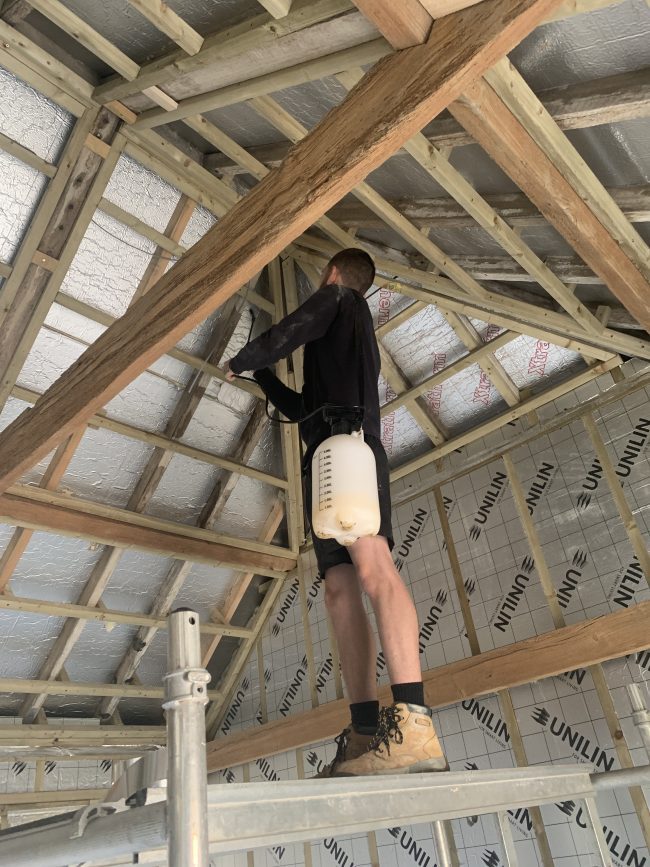 Plastering high ceiling